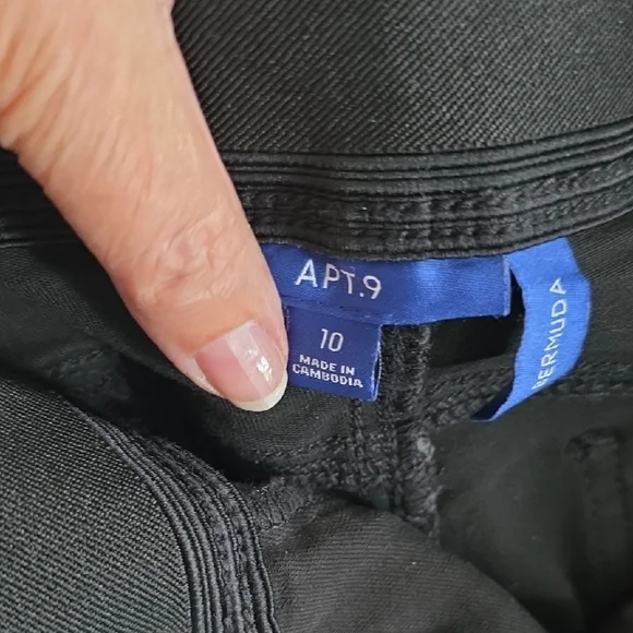 Apt. 9 Black Bermuda Shorts - Picture 2 of 6